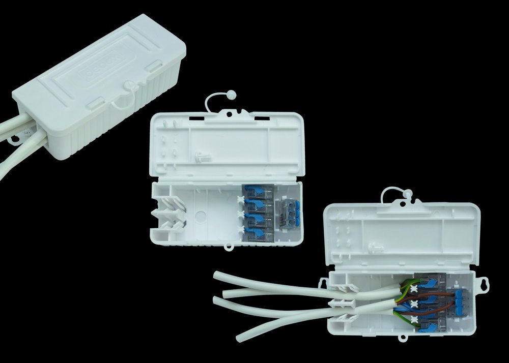 Hylec launches Debox SL2, the first 5 pole screwless in line junction box on the market